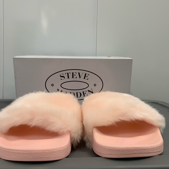 Steve Madden Softey Pink slides faux fur brand new - Picture 6 of 8